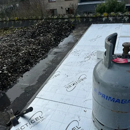 Dakkapel met nieuwe dakbedekking